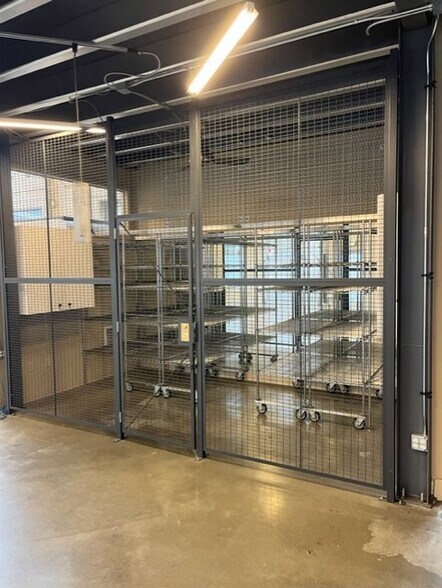 More Photos Of 1770 Airport Way S, Seattle Showroom For Lease