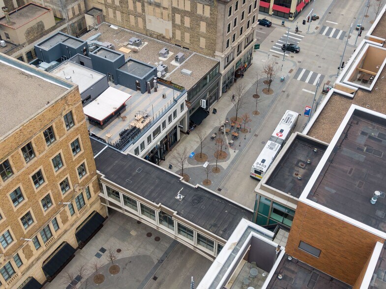 More Photos Of 917-927 Nicollet Mall, Minneapolis Office For Sale