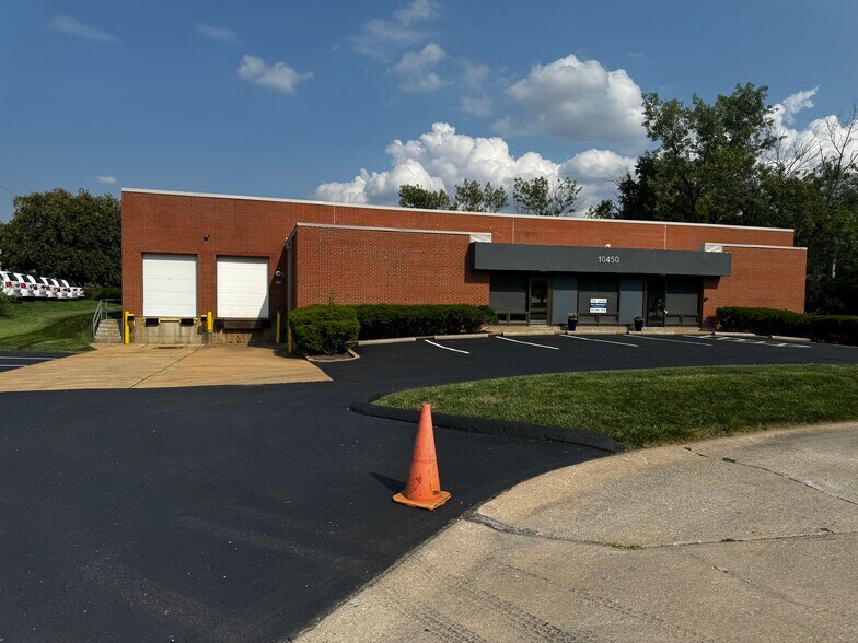 More Photos Of 10450-10452 Baur Blvd, Olivette Warehouse For Lease