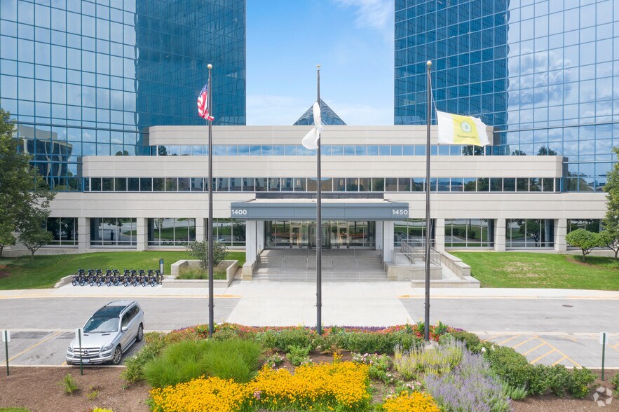 More Photos Of 1450 American Ln, Schaumburg Office For Lease