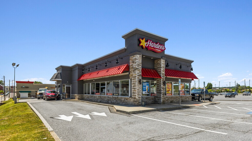 Primary Photo Of 230 Nissley st, Middletown General Retail For Sale