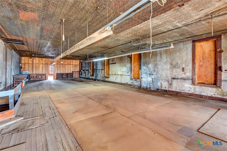 More Photos Of 119 E Main St, Cuero General Retail For Sale