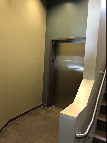 More Photos Of 329 Primrose Rd, Burlingame General Retail For Sale