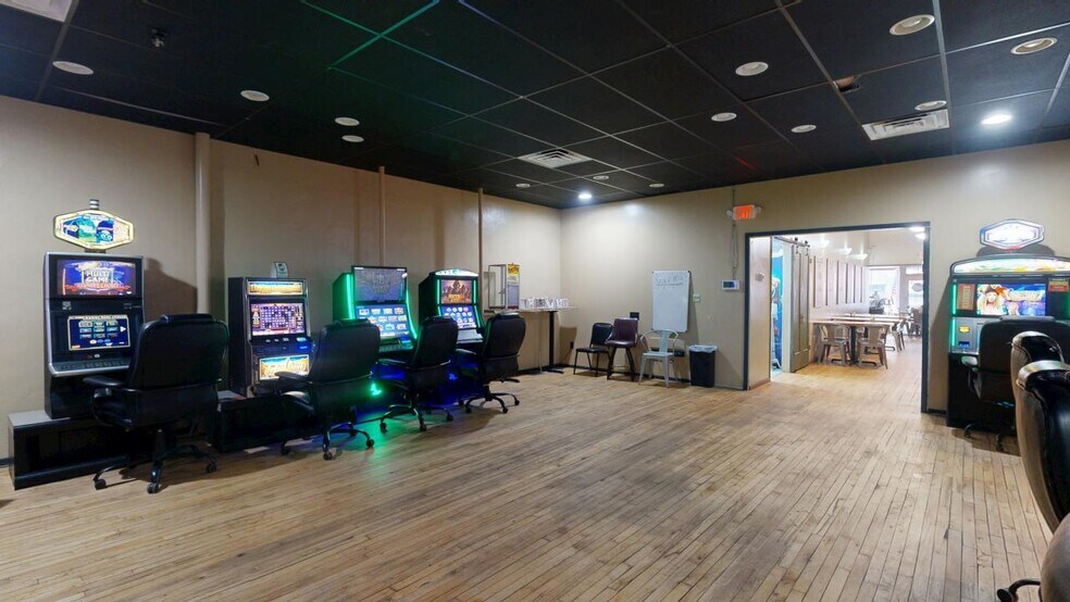 More Photos Of 316 N Center Ave, Hardin Specialty For Sale