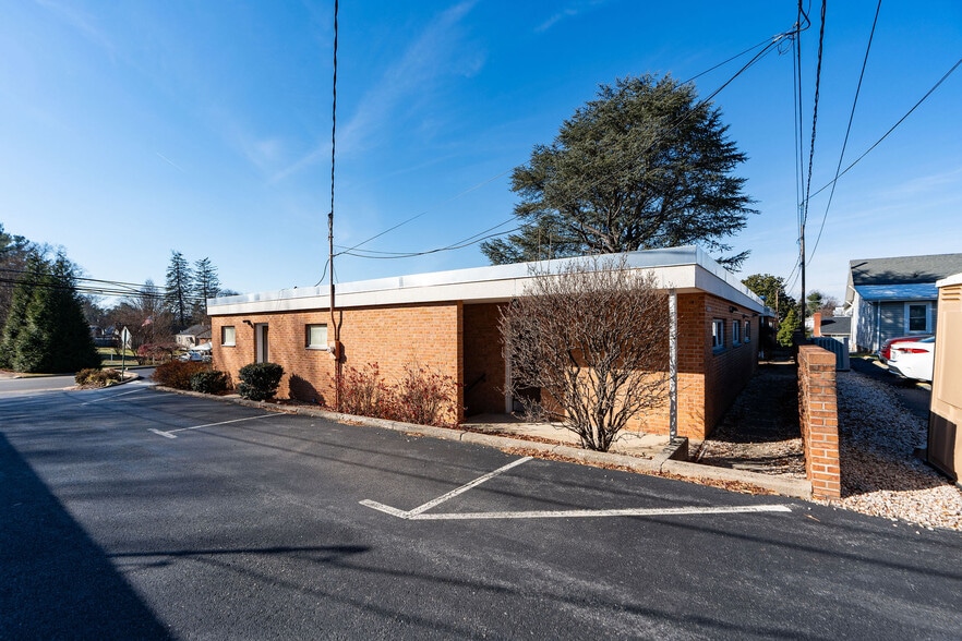 More Photos Of 1305 13th St, Waynesboro Medical For Sale