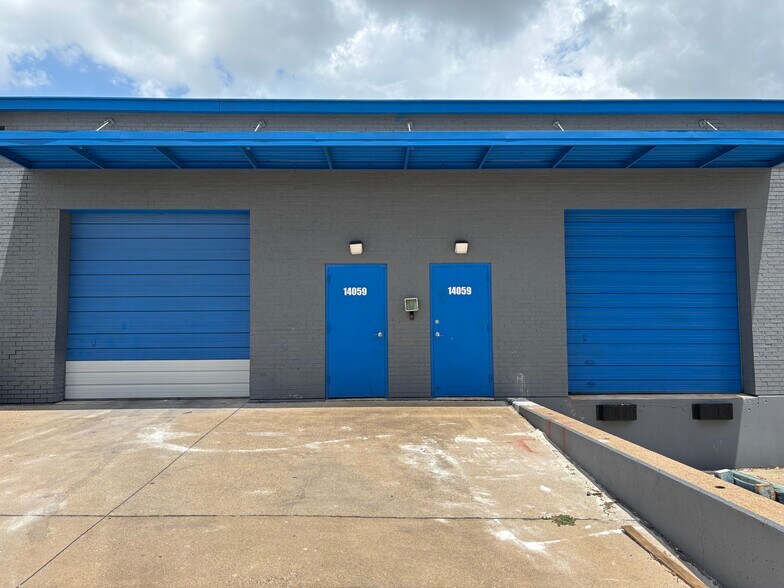 More Photos Of 14055-14065 Proton Rd, Farmers Branch Flex For Lease