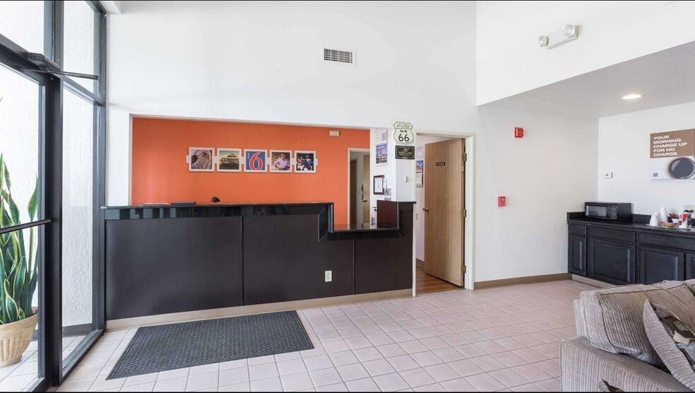 More Photos Of 520 W Desmond St, Winslow Hotel For Sale