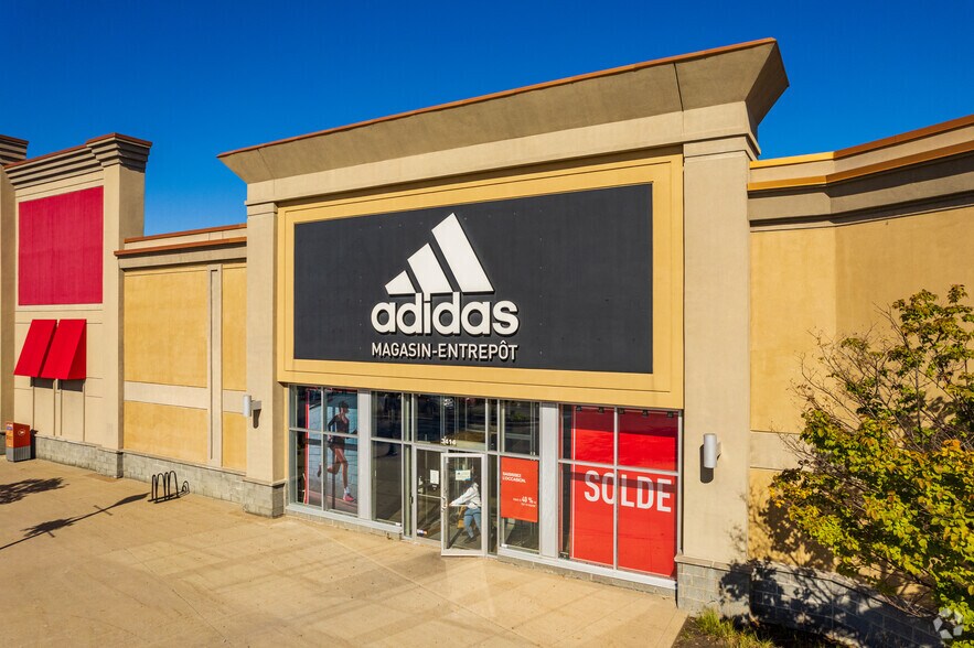 More Photos Of 2800-2860 Prom Saint-Honoré, Boisbriand Unknown For Lease