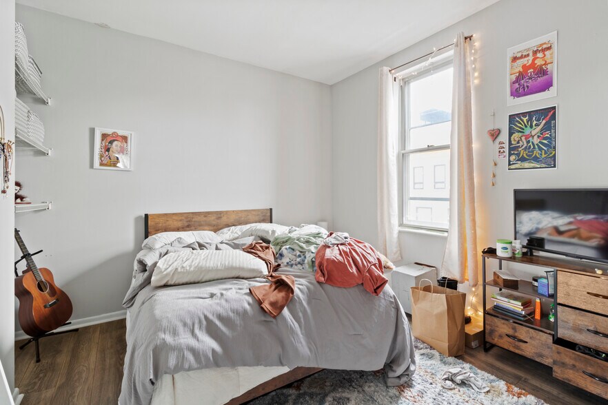 More Photos Of 700 S 5th St, Philadelphia Apartments For Sale