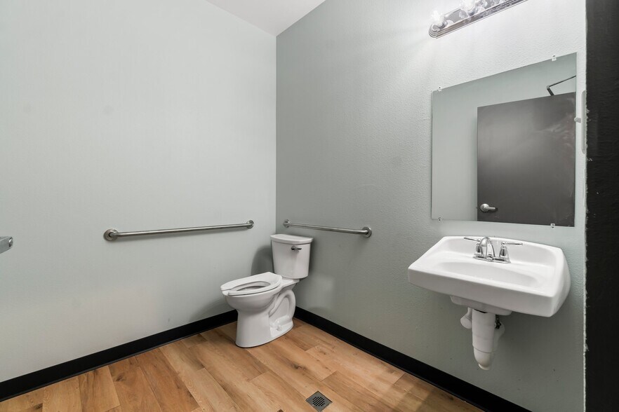 More Photos Of 25330 Aldine Westfield Rd, Spring Warehouse For Lease