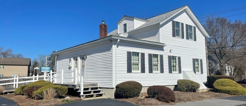 More Photos Of 709 Fall River Ave, Seekonk Office For Sale