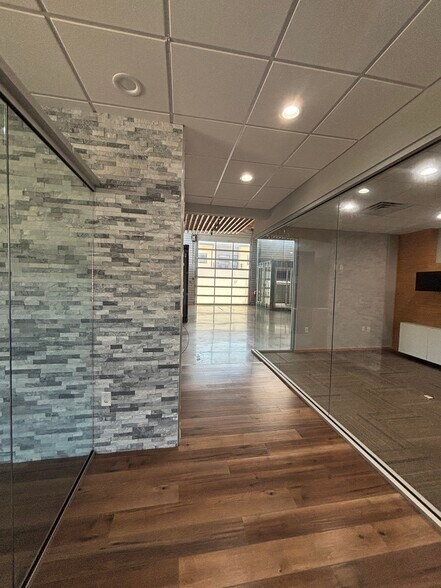 More Photos Of 1330 Rayford Park Rd, Spring Loft Creative Space For Sale