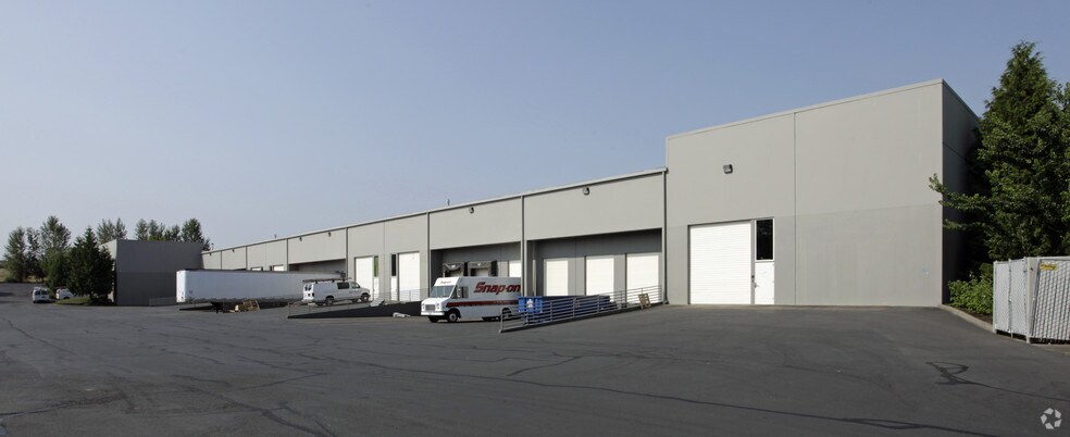 More Photos Of 19801-19899 SW 95th Ave, Tualatin Warehouse For Lease