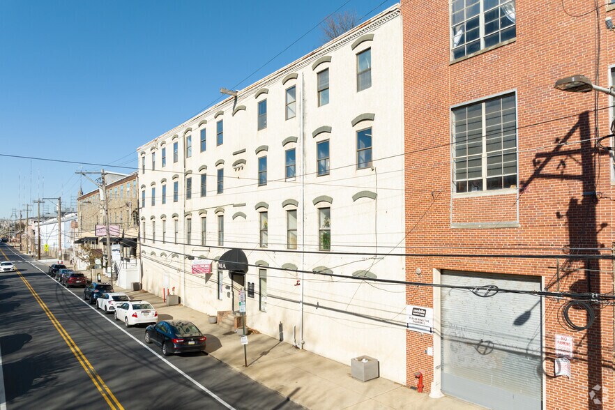 More Photos Of 3901 Main St, Philadelphia Office For Lease