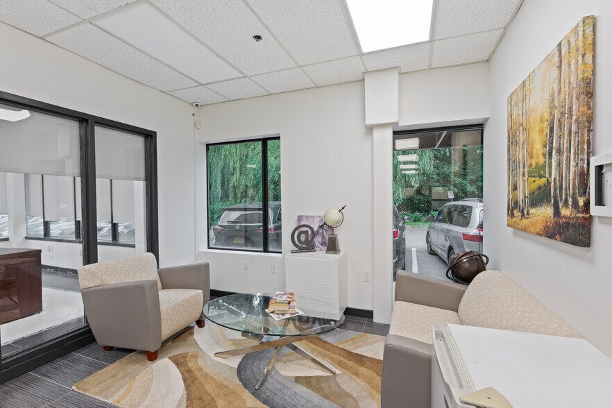 More Photos Of 1 Alpine Ct, Chestnut Ridge Warehouse For Lease