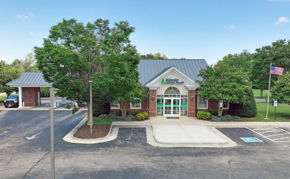 Primary Photo Of 17191 Kings Hwy, Montross Bank For Sale