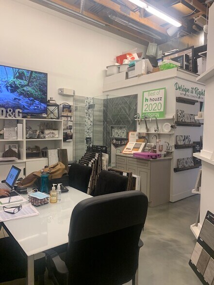 More Photos Of 12295 N Pennsylvania St, Thornton Showroom For Lease