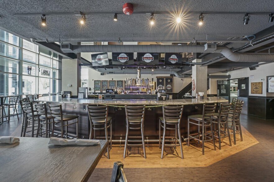 More Photos Of 51 S Pearl St, Albany Sports And Entertainment For Sale