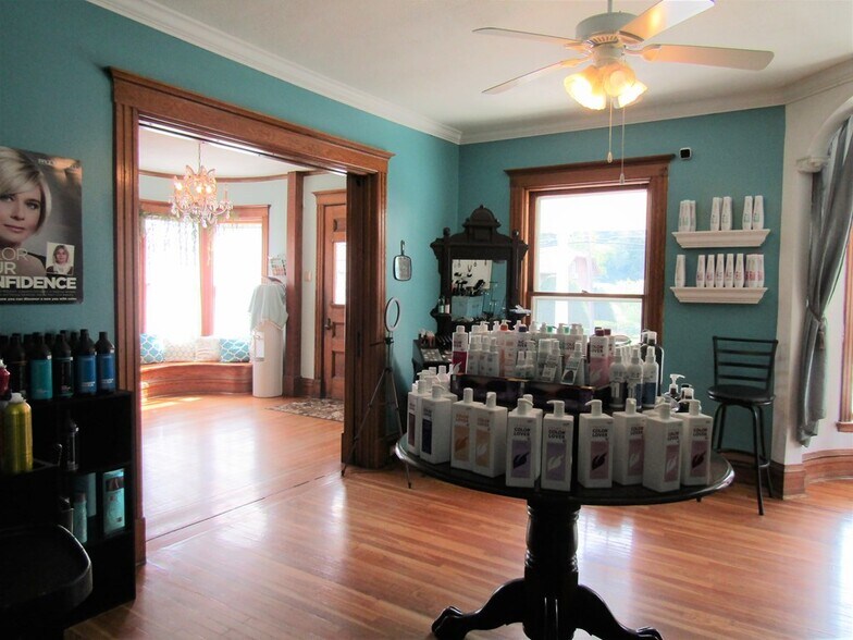 More Photos Of 30 Taylor St, Troy Freestanding For Sale