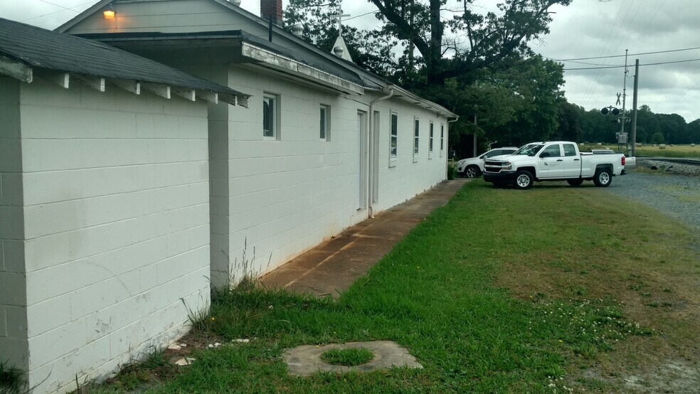 More Photos Of 4725 US Highway 311, Sophia Religious Facility For Lease