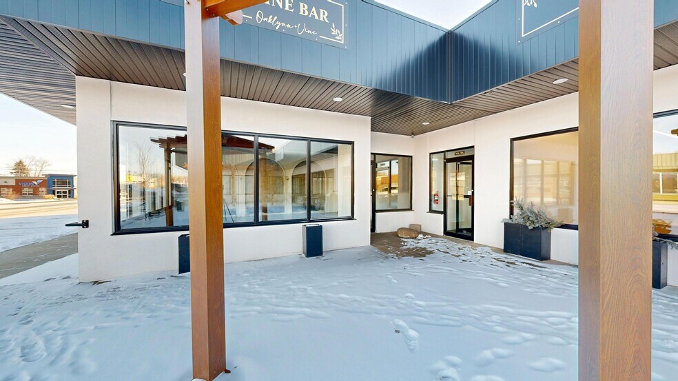 More Photos Of 4810 50 st, Stettler Flex For Lease