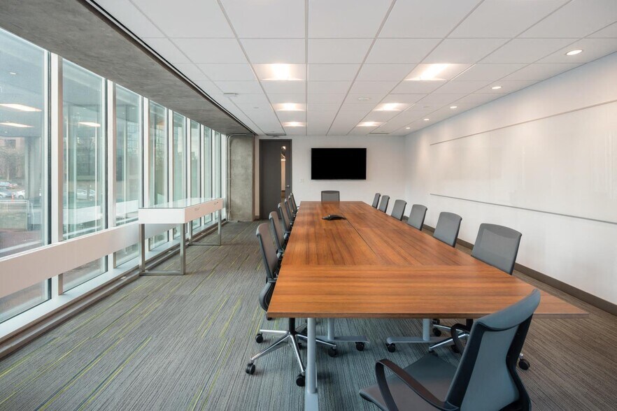 More Photos Of 1500 W Georgia St, Vancouver Office For Lease
