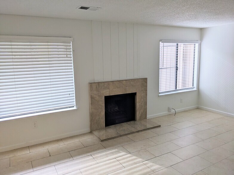 More Photos Of 17 Clay Ct, Novato Apartments For Sale
