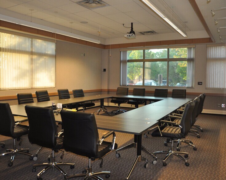 More Photos Of 3717 23rd St S, Saint Cloud Office For Lease