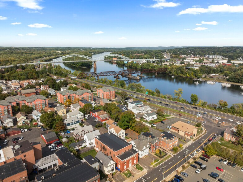 More Photos Of 54 Washington St, Middletown Office For Sale