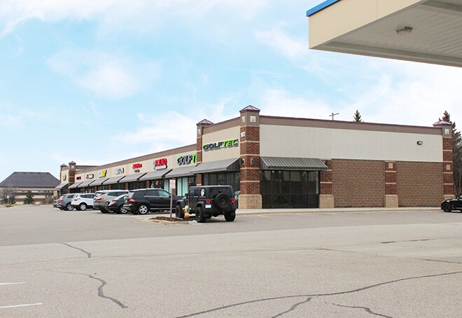 More Photos Of 187 Cheshire Ln N, Plymouth Unknown For Lease