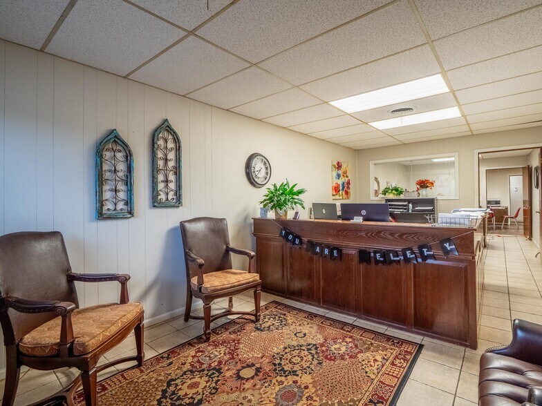 More Photos Of 15 Carl Albert, Mcalester Office For Sale