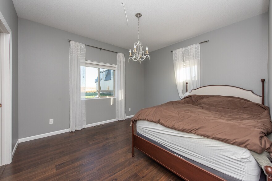 More Photos Of 13603 38th St SW, Belfield Flex For Lease