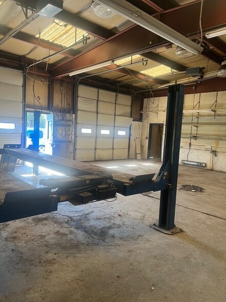 More Photos Of 294 Front Royal Rd, Strasburg Auto Repair For Lease