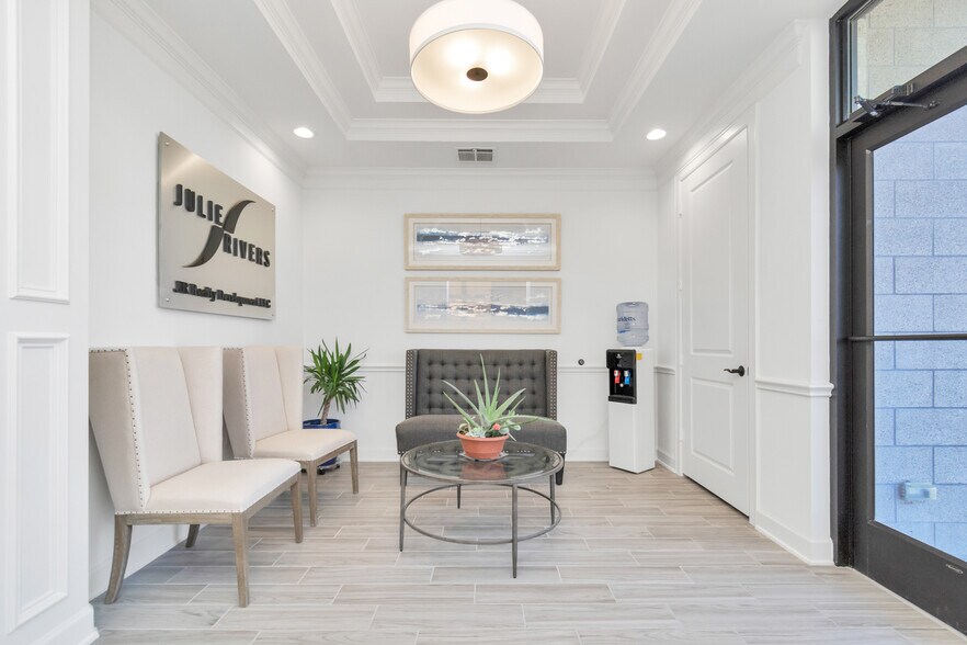 More Photos Of 30625 Kingsland Blvd, Brookshire Medical For Lease