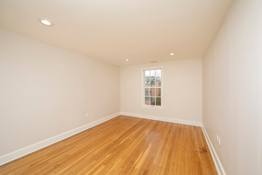 More Photos Of 15 E Bridge St, New Hope Storefront Retail Residential For Sale