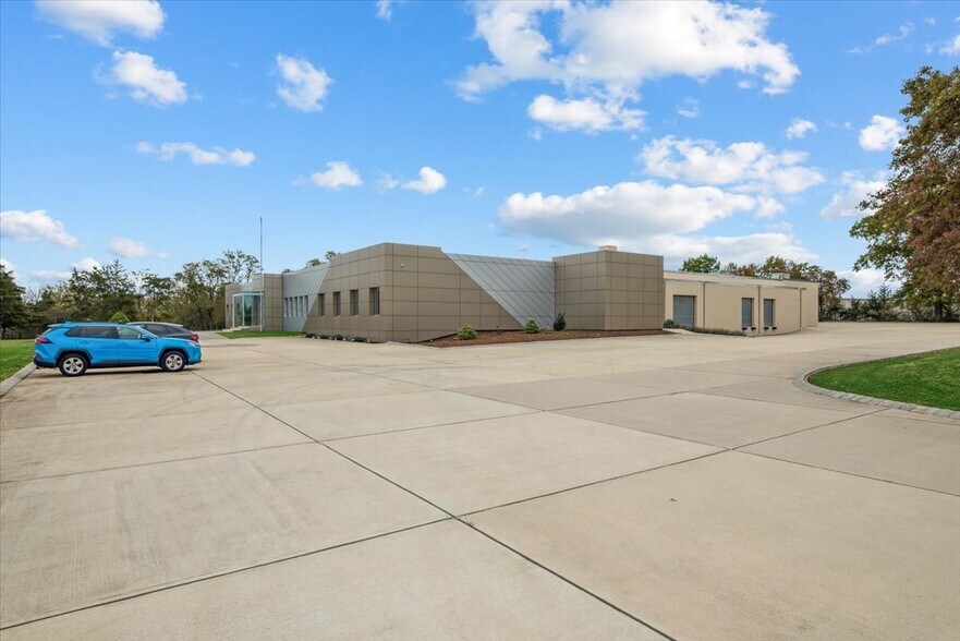 More Photos Of 3087 E Us 22, Somerville Manufacturing For Lease