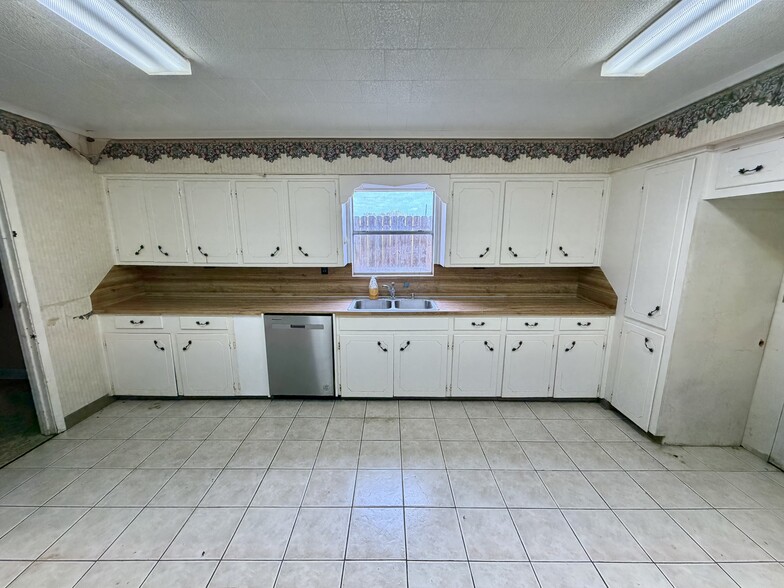 More Photos Of 831 FM 2917 Rd, Alvin Religious Facility For Sale