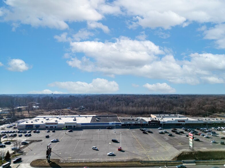 More Photos Of 4035-4145 24th Ave, Fort Gratiot Unknown For Sale