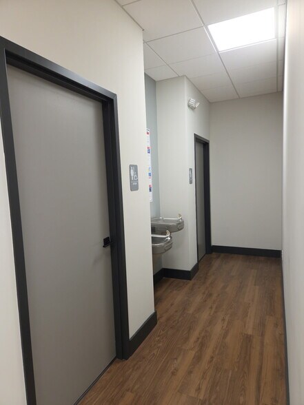 More Photos Of 2600 E Robinson St, Orlando Office For Lease