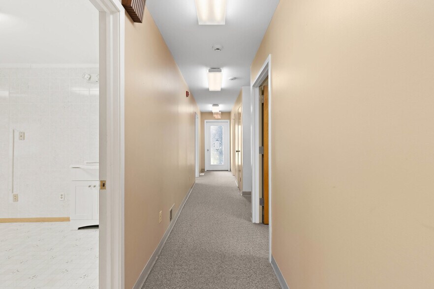 More Photos Of 2640 Ridgeway Ave, Rochester Medical For Lease