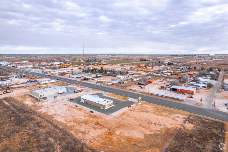 More Photos Of 521 TX-214 Hwy, Denver City General Retail For Lease