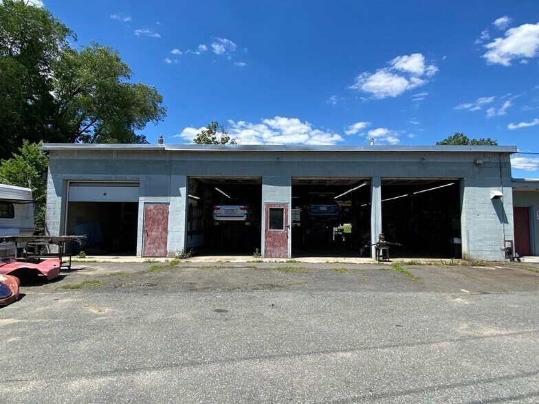 More Photos Of 31-33 Chapel St, Northampton Auto Repair For Sale