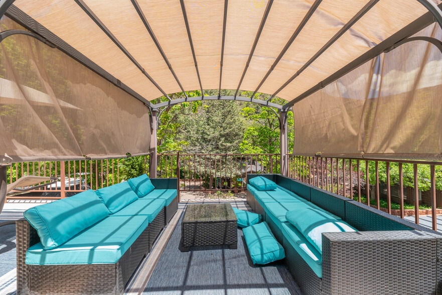 More Photos Of 4548 N State Route 89A, Sedona Hotel For Sale