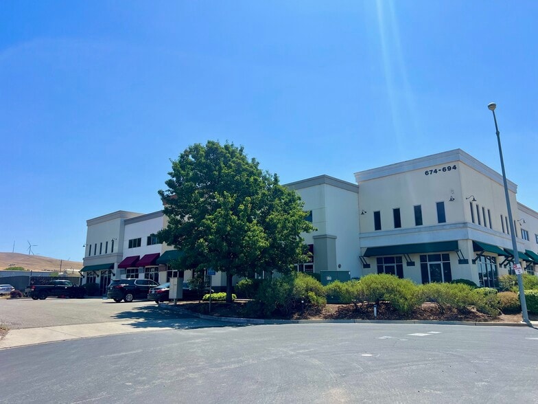 More Photos Of 670-694 Pinnacle Pl, Livermore Light Distribution For Sale