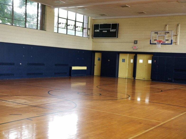More Photos Of 18 Central Ave, Port Chester Schools For Lease