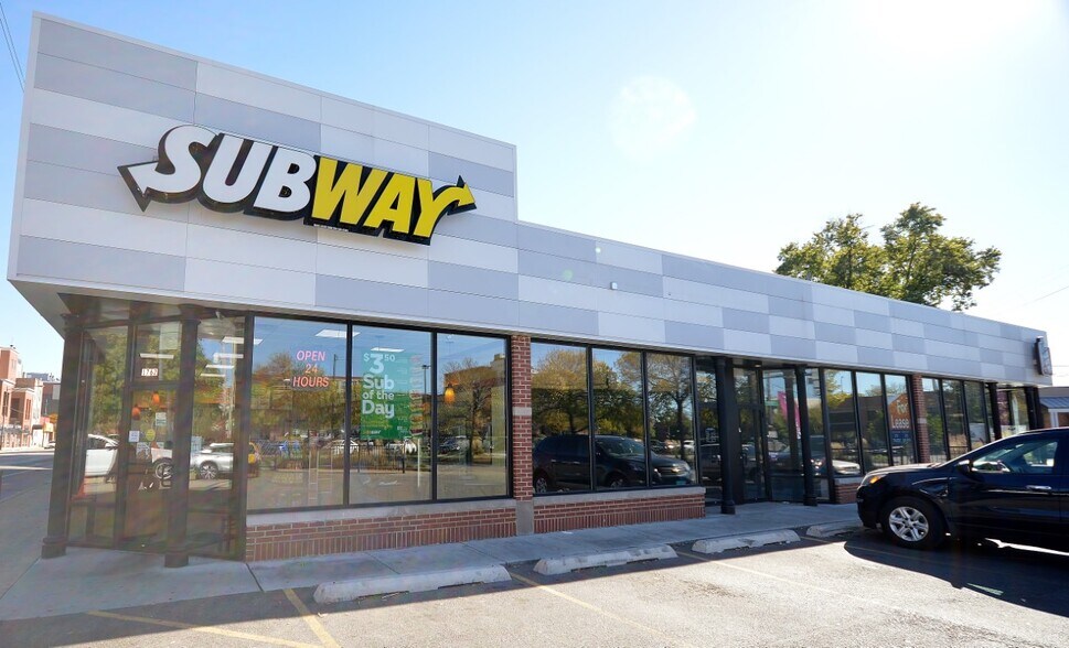 More Photos Of 1751 N Sheffield Ave, Chicago Freestanding For Lease