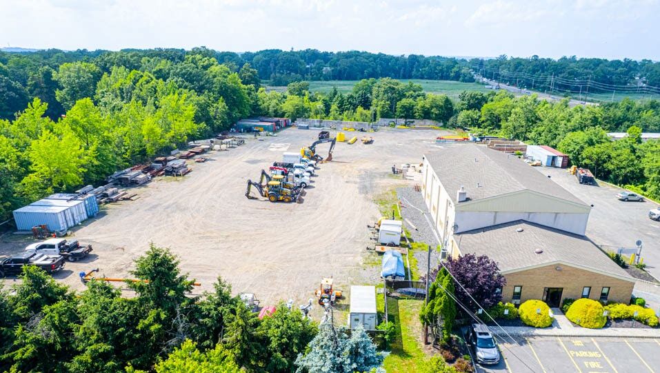 More Photos Of 450 County Rd, Cliffwood Warehouse For Lease