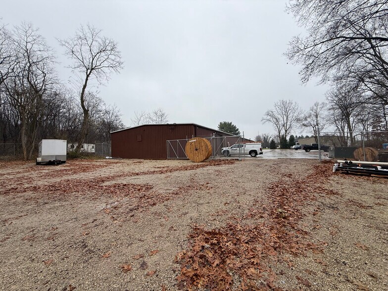 More Photos Of 862 Lenox Ave, Portage Manufacturing For Lease