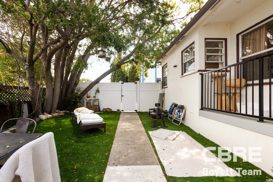 More Photos Of 2302 32nd St, Santa Monica Apartments For Sale