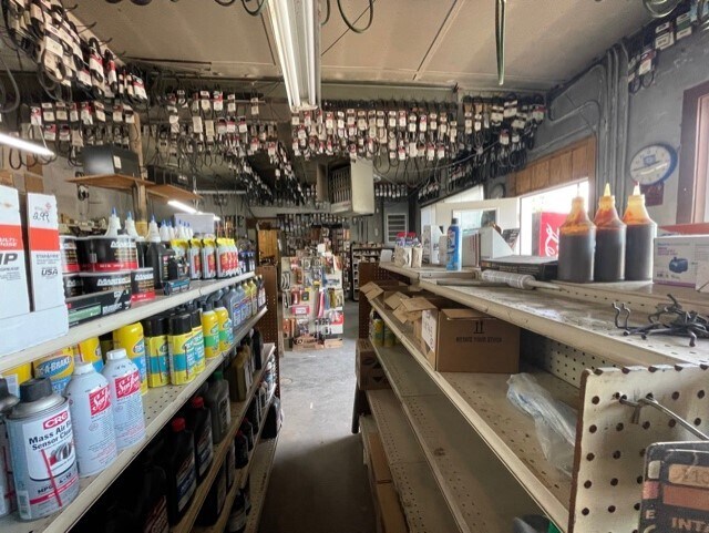 More Photos Of 1510 Pioneer Rd, Henry Auto Repair For Sale